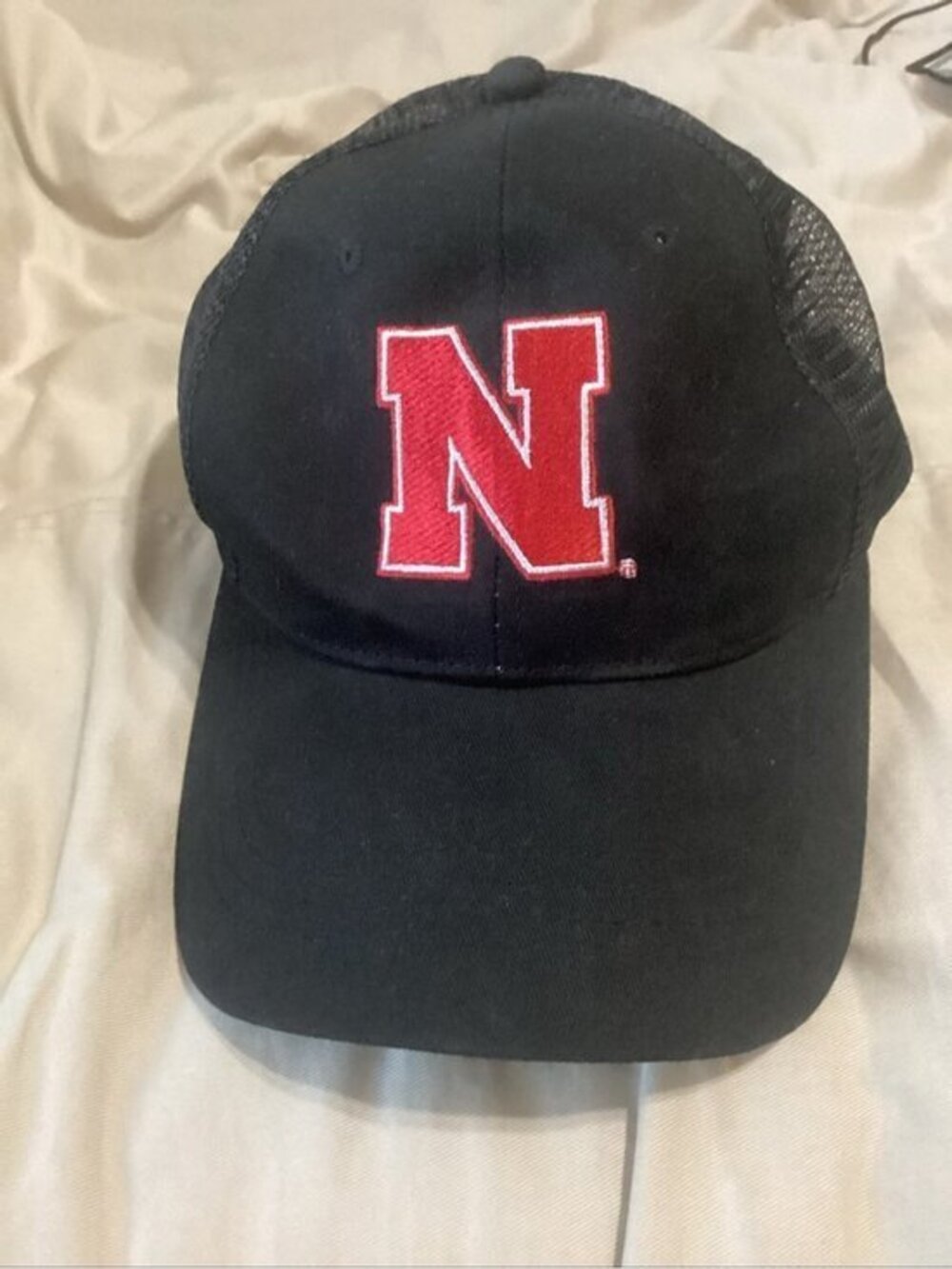 Nebraska Huskers women’s Black Trucker Hat  NWOT